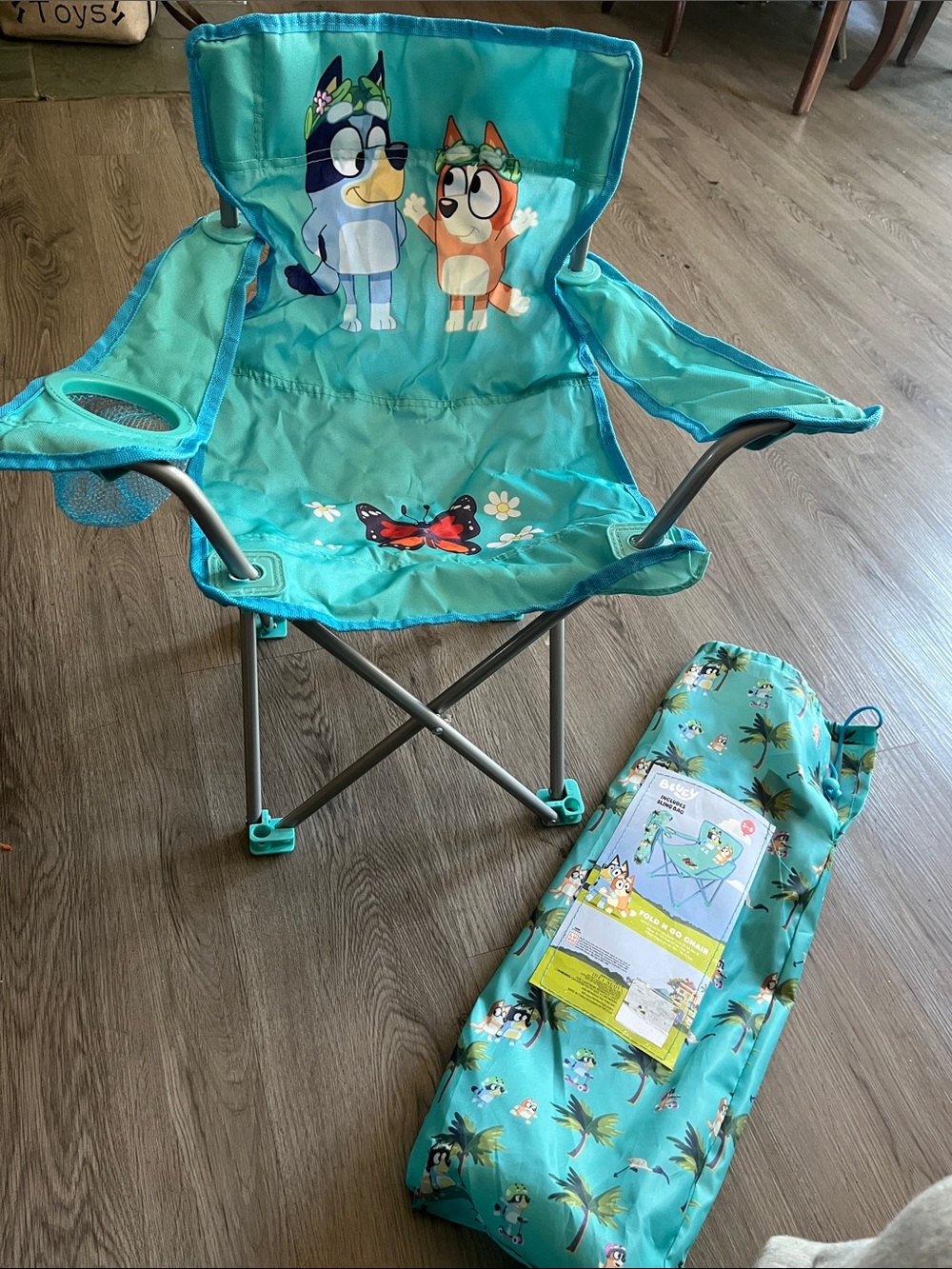 Bluey Kids Fold 'N Go Chair - Teal Tropical Print